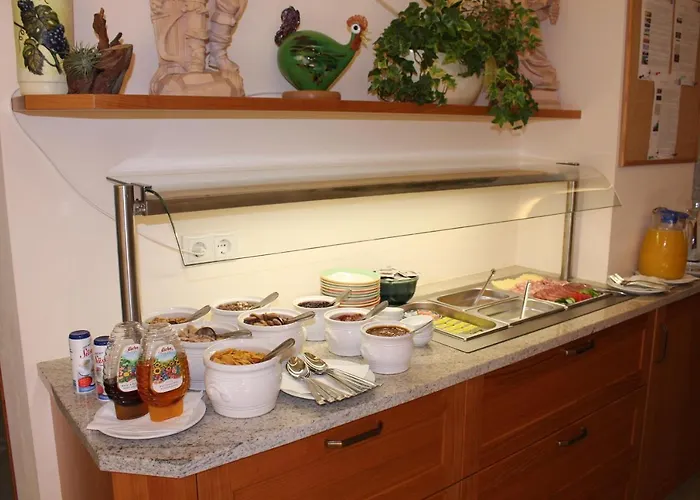 فندق مبيت وإفطار Weingut Fellner ليوتسشاخ