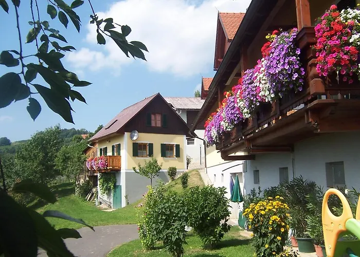 Weingut Fellner فندق مبيت وإفطار ليوتسشاخ